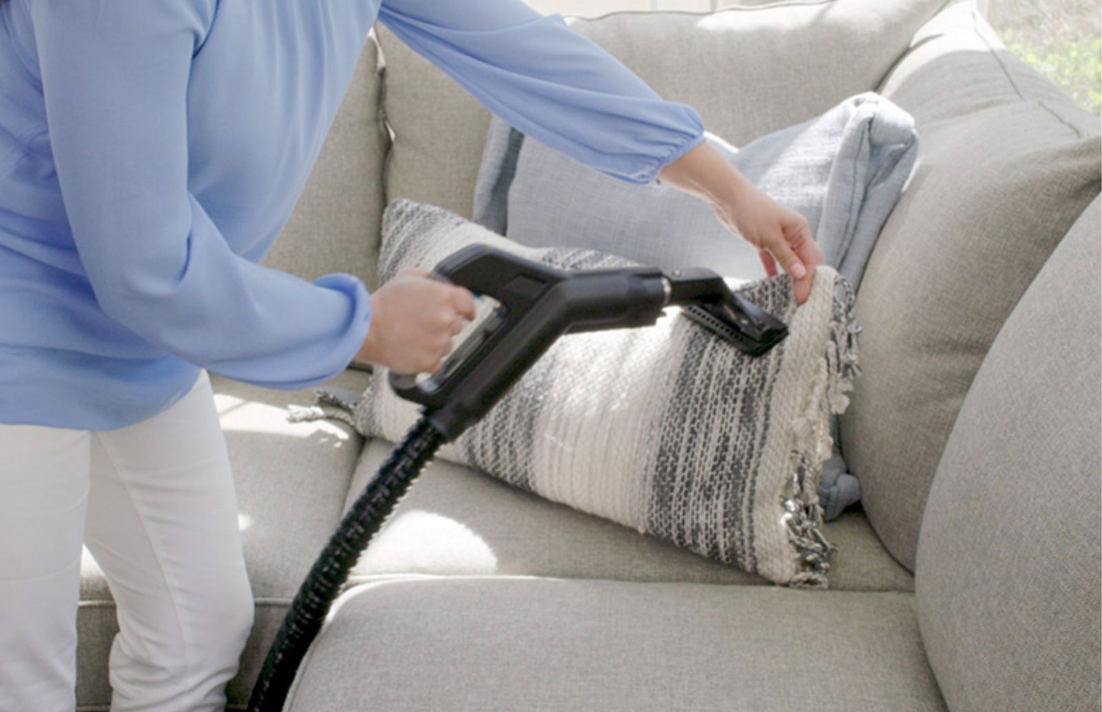 Aspirar cojines y sillones
